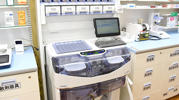 杏林堂薬局　鳥之瀬店の調剤器具