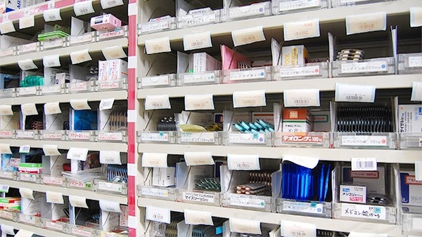 ぼうしや調剤薬局　山崎店の薬棚