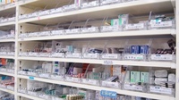 ぼうしや薬局　城東店の薬棚