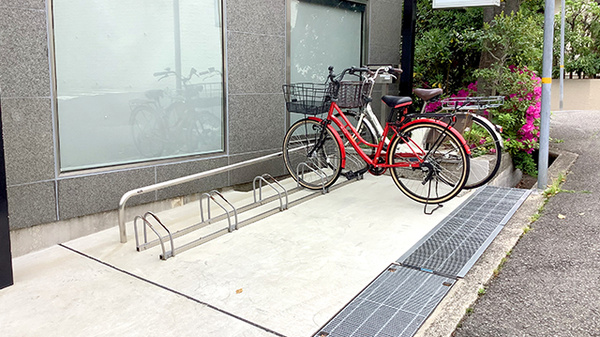 ほっと薬局芦屋店の駐輪場