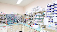 新世薬局　納店の薬棚