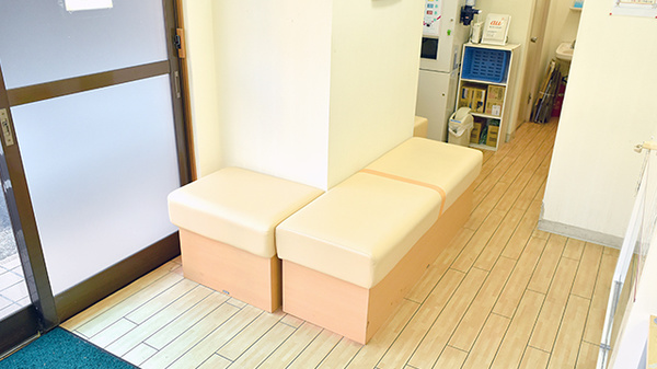 阪神調剤薬局　六甲道店の待合スペース