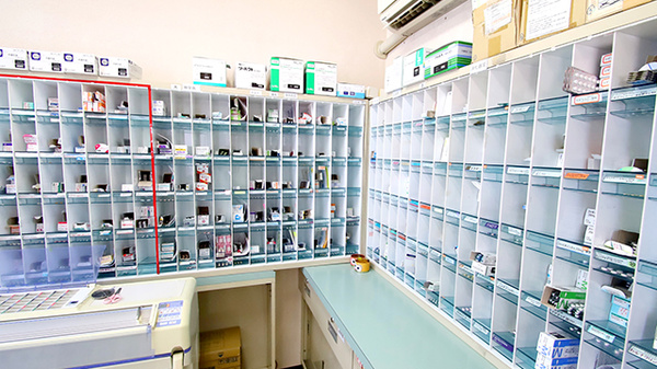 新世調剤薬局 一宮店の薬棚