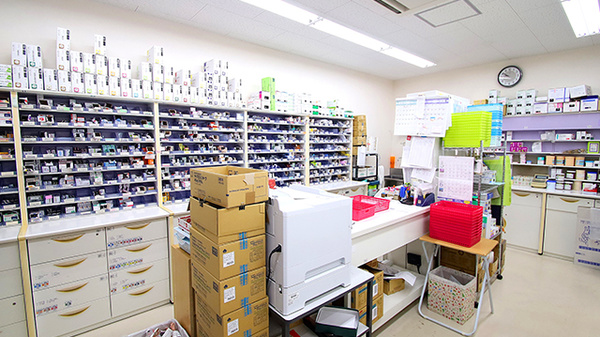新世薬局　夢舞台店の調剤室
