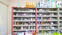 新世薬局 志筑連上店の薬棚