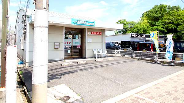 新世薬局 志筑連上店の駐車場