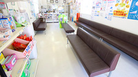 新世薬局 大町店の待合スペース