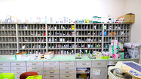 新世薬局 大町店の薬棚