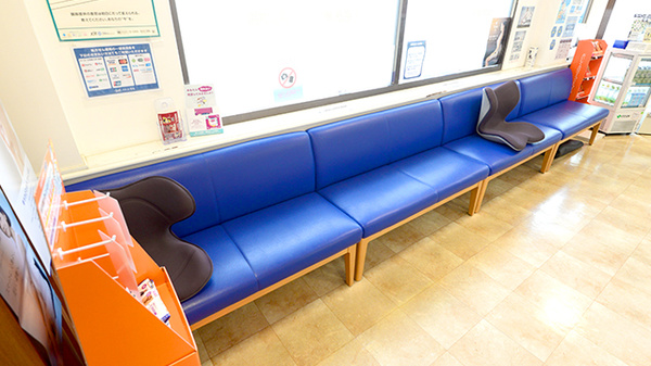 クオール薬局杭瀬本店の待合スペース