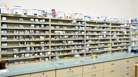 和田山調剤薬局の薬棚
