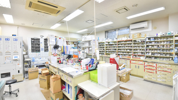 ウェルネス薬局湯の川店の調剤室