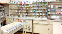 コーワ調剤薬局港店の薬棚