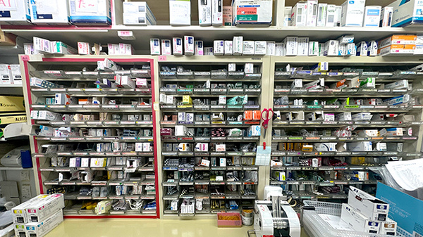 有限会社すばる調剤薬局豊平店の薬棚