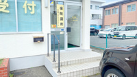 旭町調剤薬局の入口