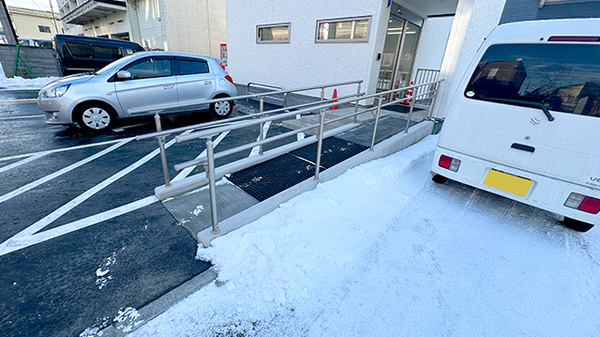 若草調剤薬局のバリアフリー設備