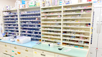 川沿調剤薬局の薬棚