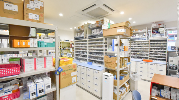 ノルデン薬局栄町店の調剤室