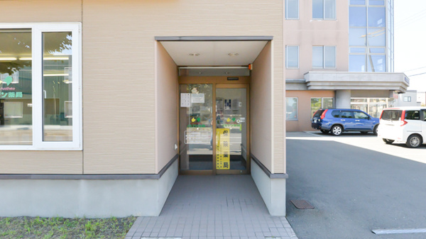 ノルデン薬局新琴似店の入口