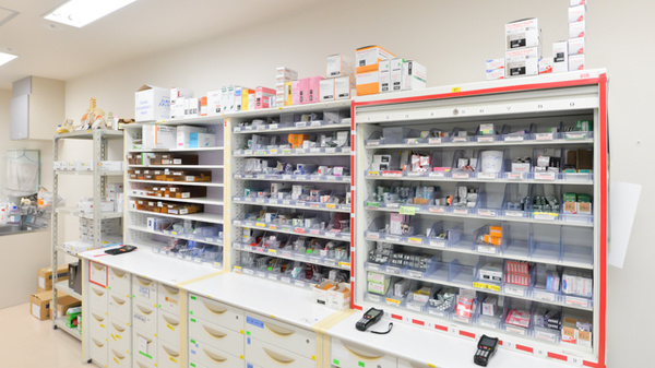 ノルデン薬局石狩店の薬棚