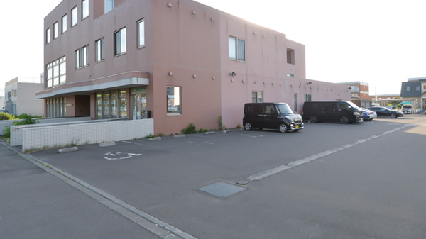 ノルデン薬局石狩店の駐車場