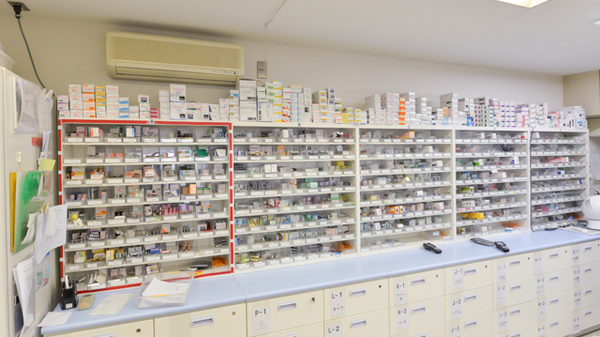 ノルデン薬局苫小牧店の薬棚