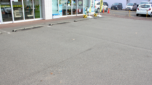 三信調剤薬局大谷地店の駐車場