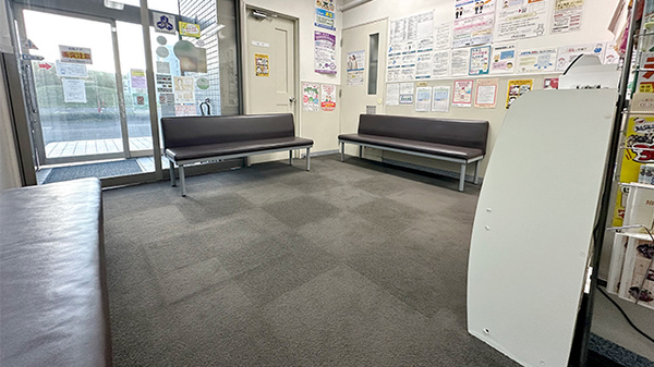 星置調剤薬局の待合スペース