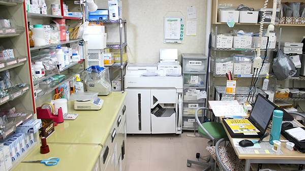 ユウセイ薬局中央店の調剤室