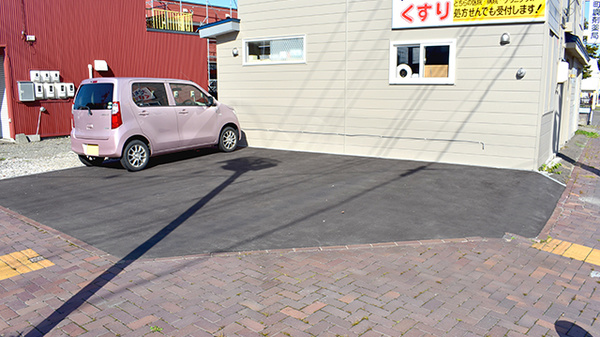 大町調剤薬局の駐車場