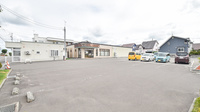 梅ヶ丘調剤薬局の駐車場
