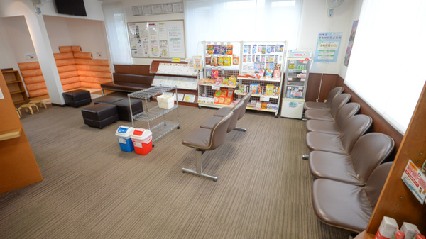 加藤薬局緑西店の待合スペース