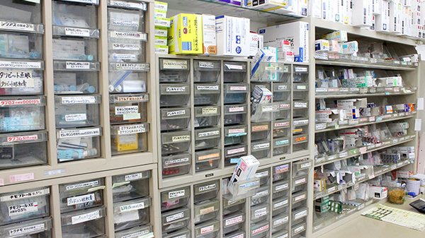 アリダ薬局湯浅店の薬棚