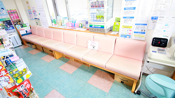 さくら薬局(和歌山県)の待合スペース