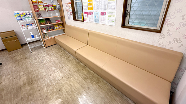 保険調剤薬局トーワの待合スペース
