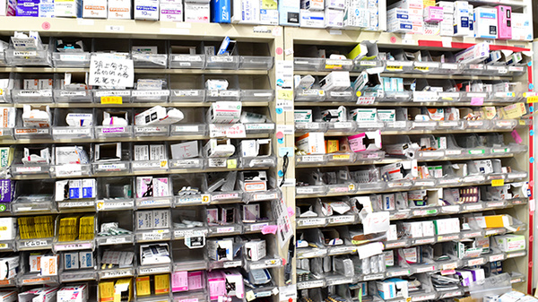 みやび調剤薬局の薬棚