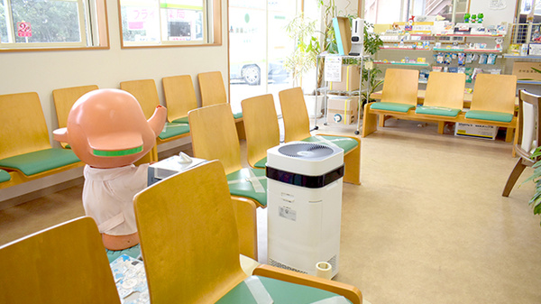 プライム薬局田辺店の待合スペース