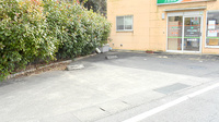 プライム薬局上富田店の駐車場