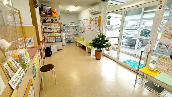 貴船薬局天満店の待合スペース