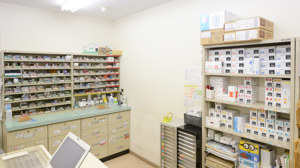 山路薬局　岩出店の調剤室