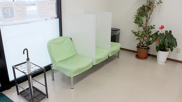 調剤薬局ネットワークの待合スペース