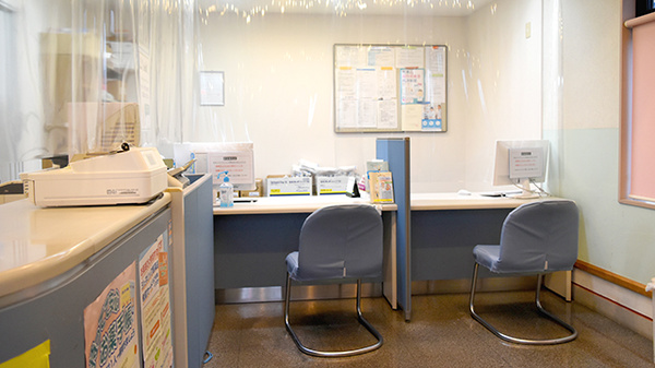 調剤薬局ネットワーク栄谷店の受付/カウンター