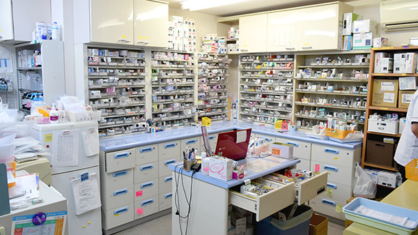 調剤薬局ネットワーク栄谷店の調剤室