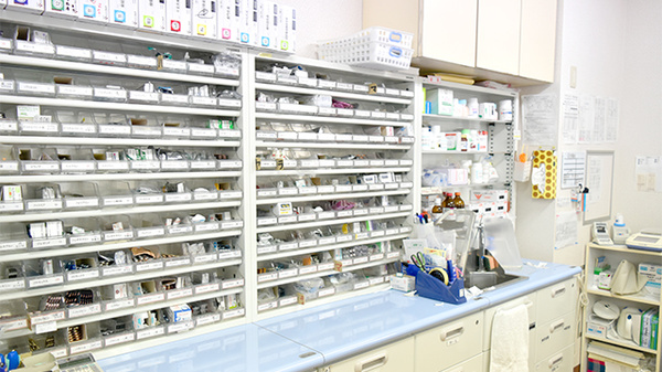 サン薬局　生駒駅前店の調剤室