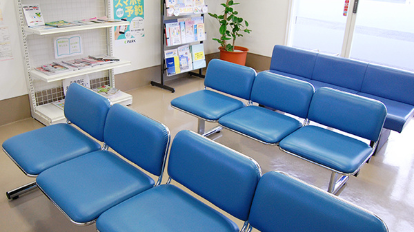 サン薬局　一分店の待合スペース