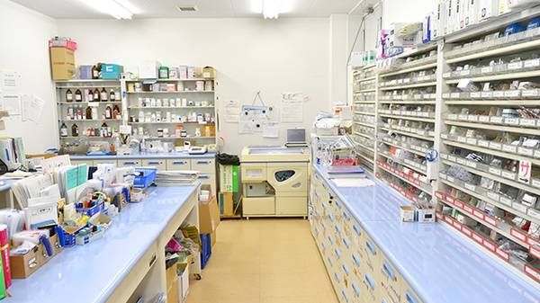 サン薬局　三里店の調剤室