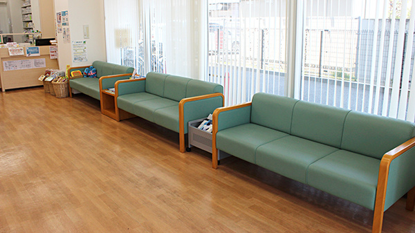 ノムラ薬局　国分寺店の待合スペース