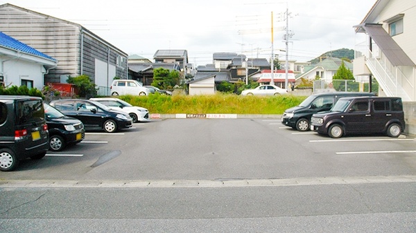 ニック調剤薬局　豊町店の駐車場