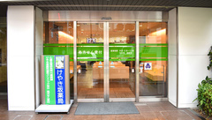 けやき坂薬局の入口