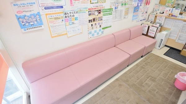 あい薬局　千代川店の待合スペース