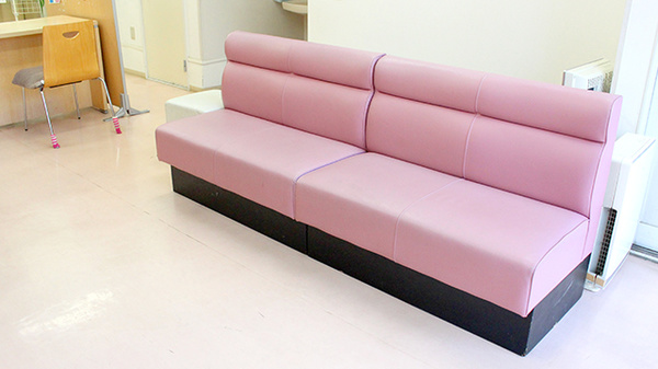 あい薬局　樫原店の待合スペース